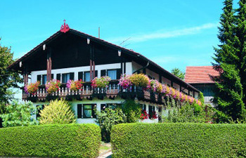 Bauernhof in Bayern mit vielen Tieren